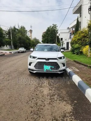 Toyota Grand Highlander Hybrid 2025 White