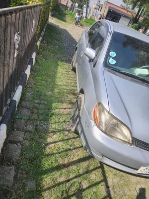 Toyota Platz 2002 Silver