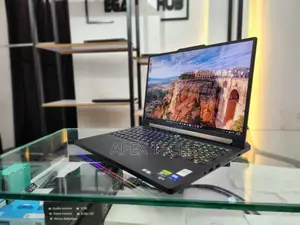 New Laptop Lenovo Legion Pro 7 32GB Intel Core Ultra 9 SSD 1T