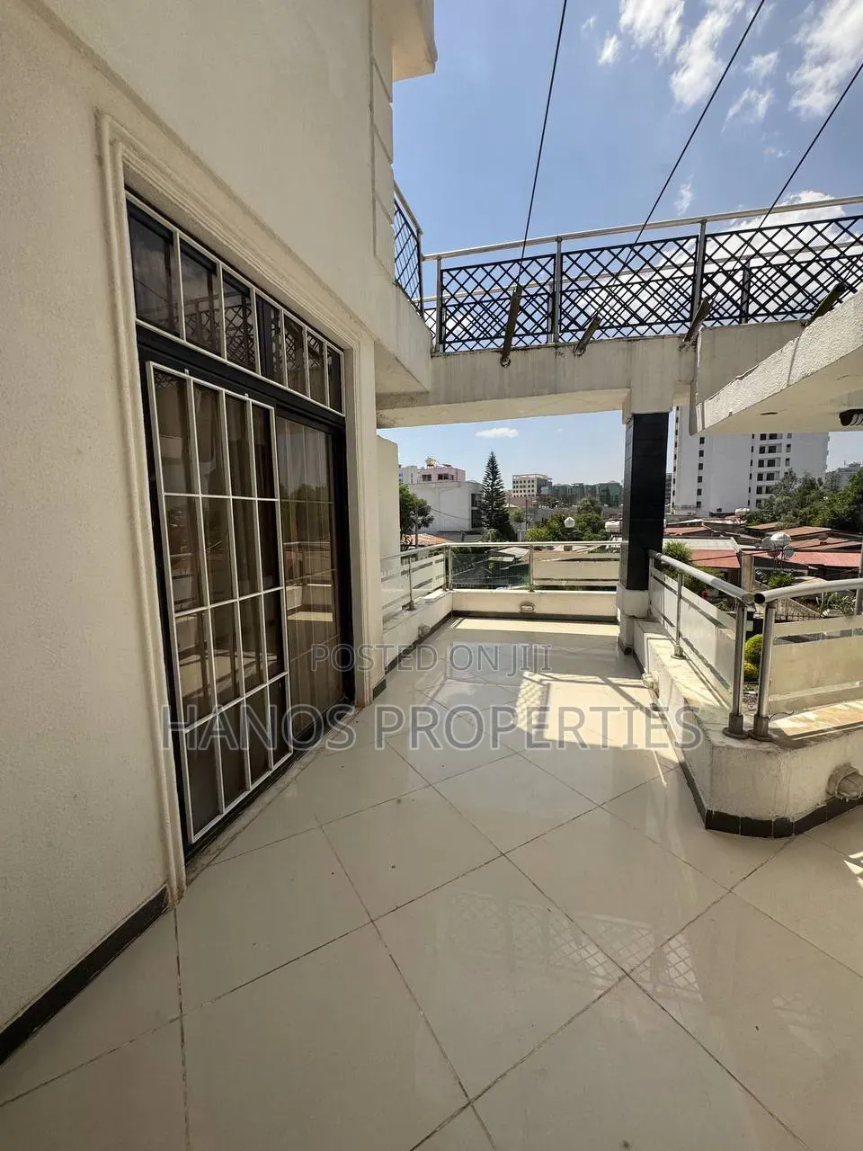 Furnished 7bdrm Villa in Bole for sale