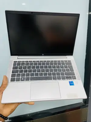 New Laptop HP EliteBook 830 G8 16GB Intel Core i5 SSD 512GB