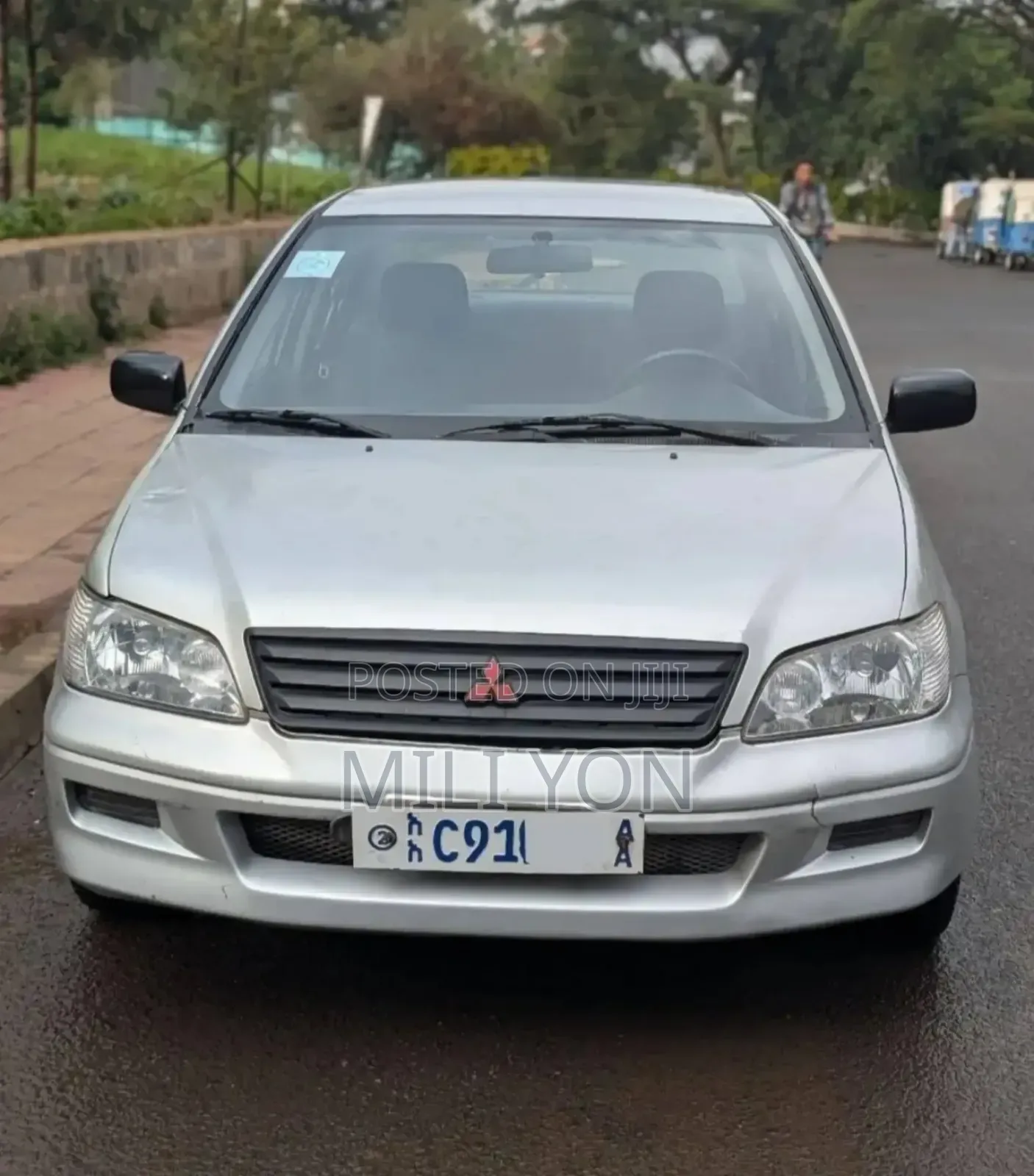 Mitsubishi Lancer 2000 Silver