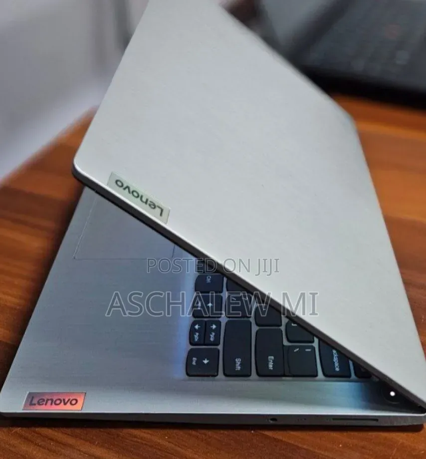 New Laptop Lenovo IdeaPad 1 8GB Intel Core i3 SSD 256GB