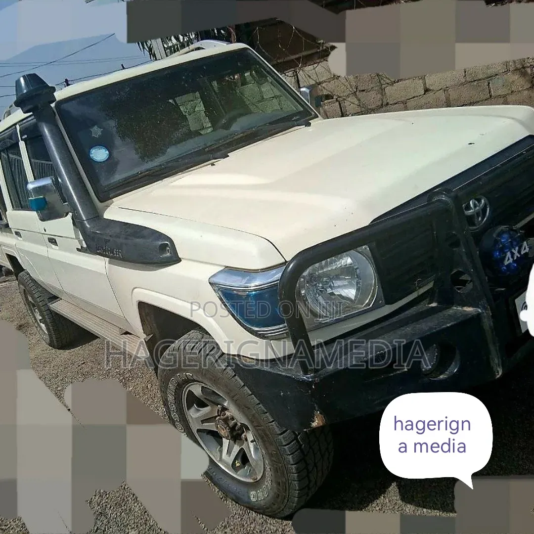 Toyota Land Cruiser 2018 White