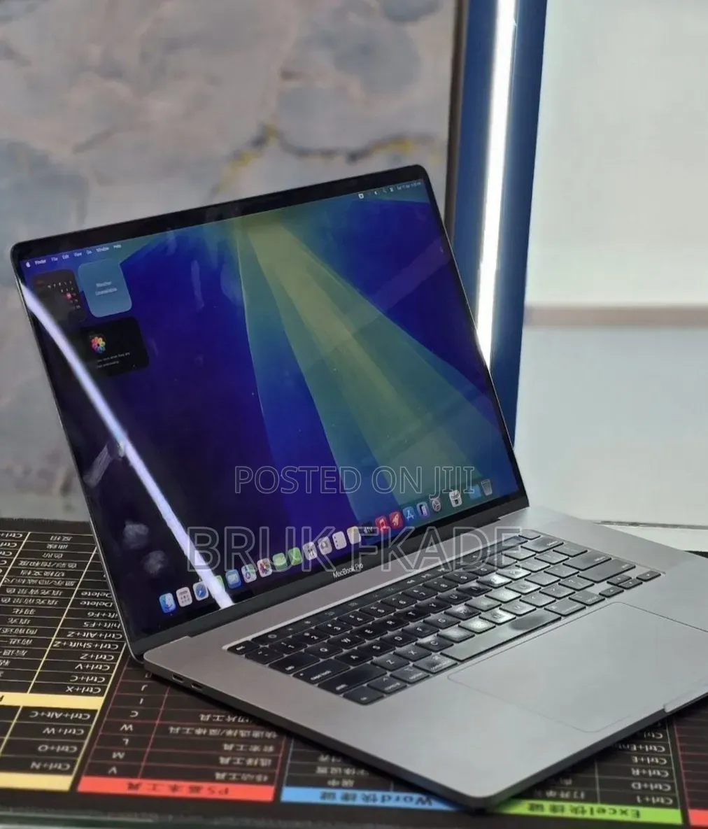 New Laptop Apple MacBook 2008 16GB Intel Core i9 SSD 2T