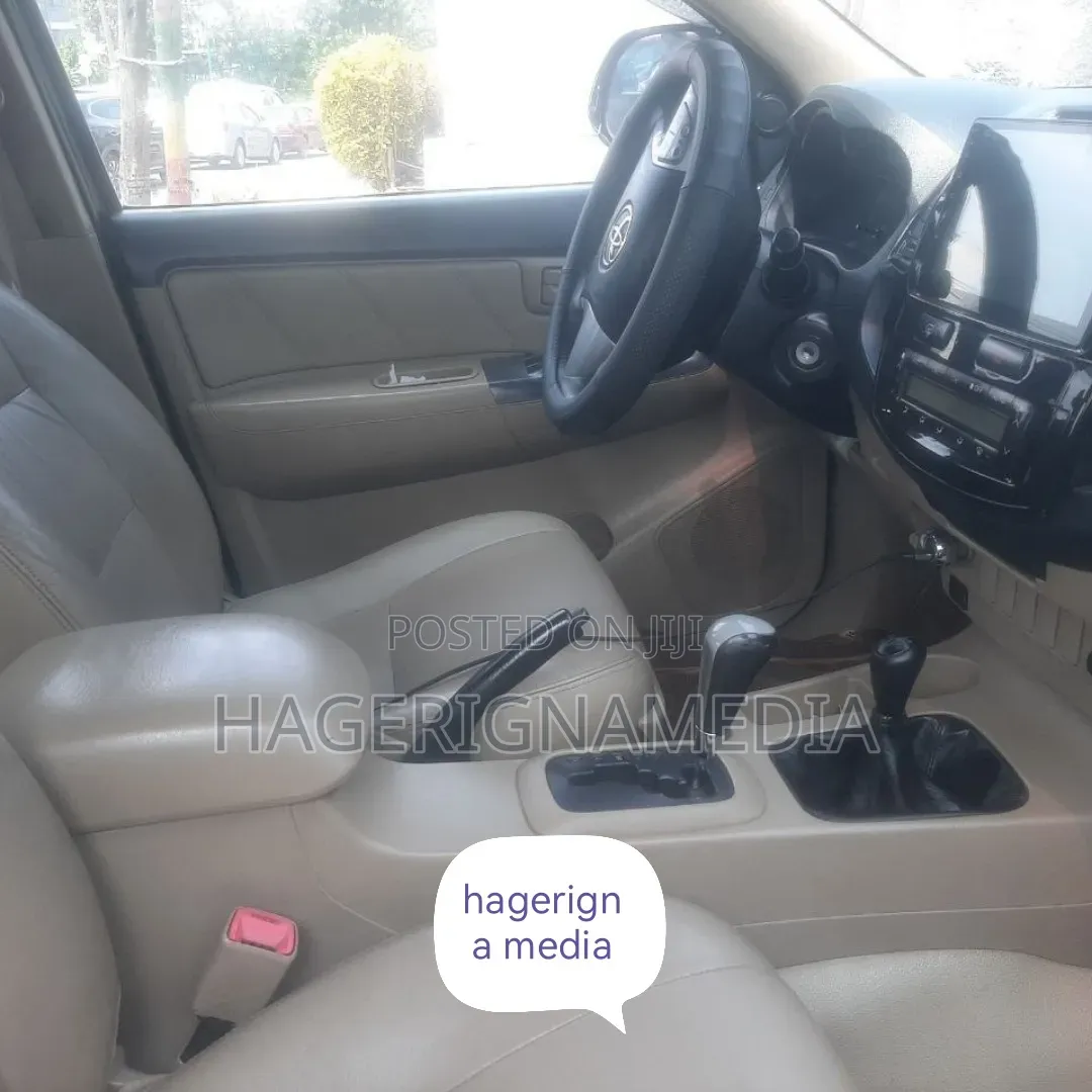 Toyota Hilux 2009 Silver
