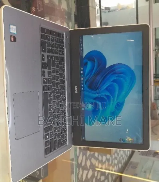 New Laptop Dell Inspiron 15 8GB Intel Core i7 SSD 1T