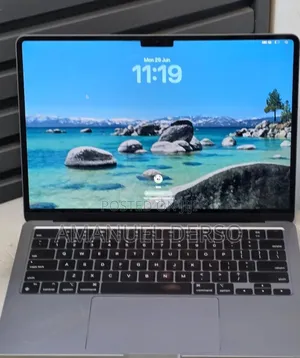 New Laptop Apple MacBook Air 2022 M2 8GB Apple M2 SSD 256GB