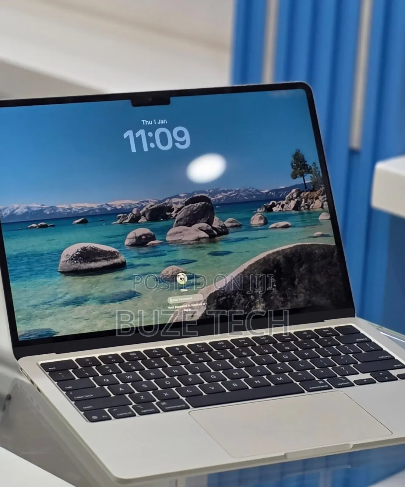 New Laptop Apple MacBook Air 2025 M4 16GB Apple M4 SSD 256GB