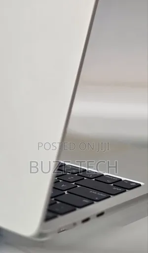 New Laptop Apple MacBook Air 2025 M4 16GB Apple M4 SSD 256GB