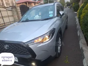 Toyota Corolla Cross Hybrid 2023 Silver