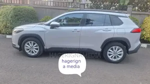 Toyota Corolla Cross Hybrid 2023 Silver