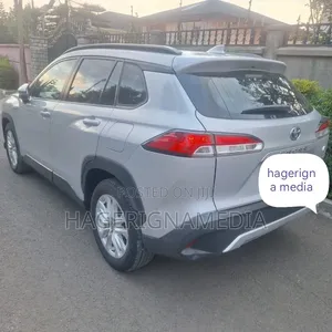 Toyota Corolla Cross Hybrid 2023 Silver