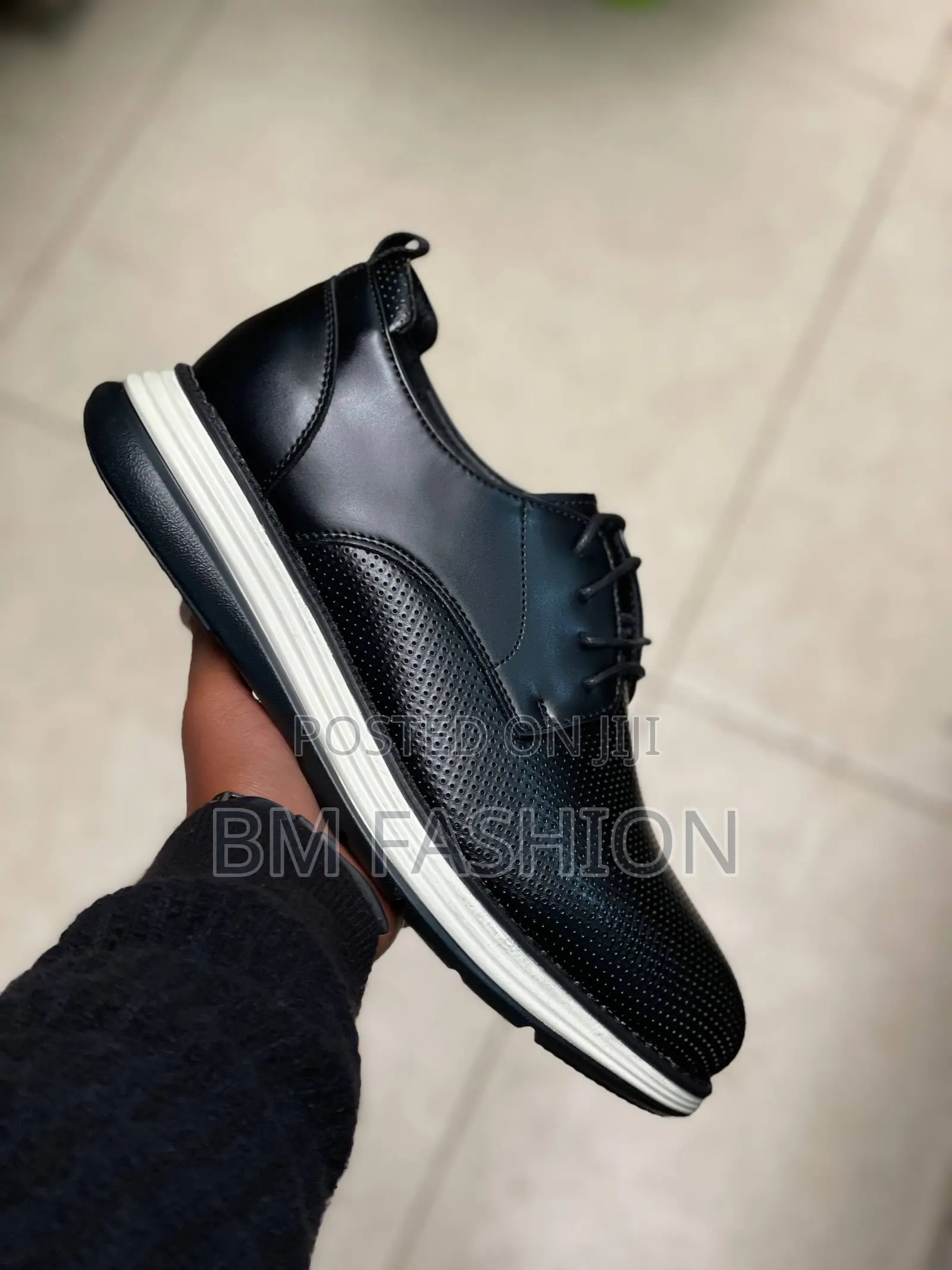 Master Quality Classic Leather Casual Loafers Black X White