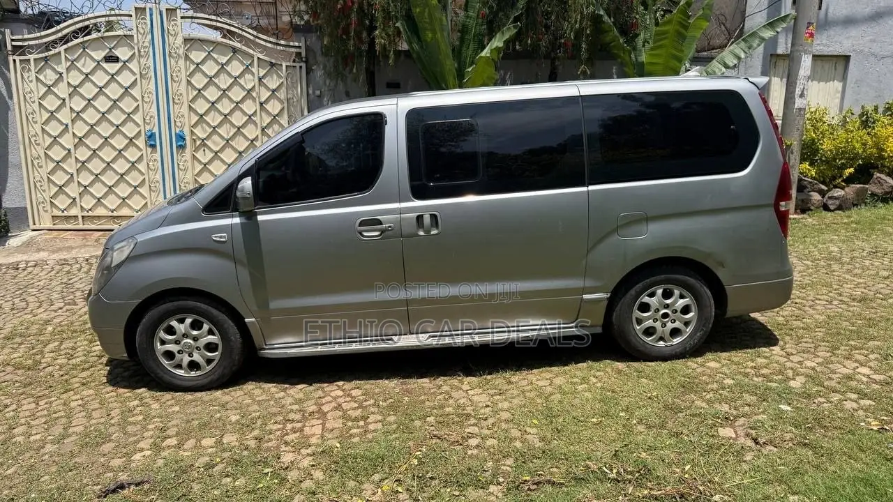 Hyundai Starex 2013 Silver