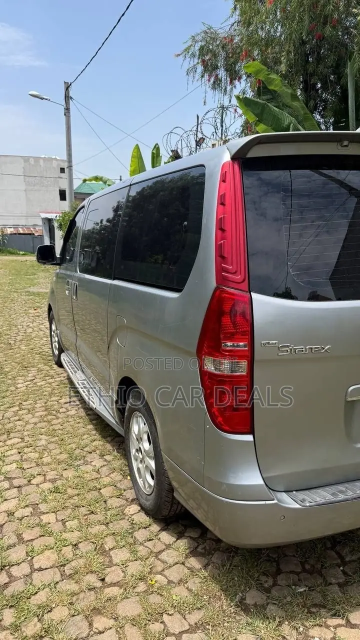 Hyundai Starex 2013 Silver