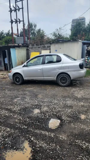 Toyota Platz 2001 Silver