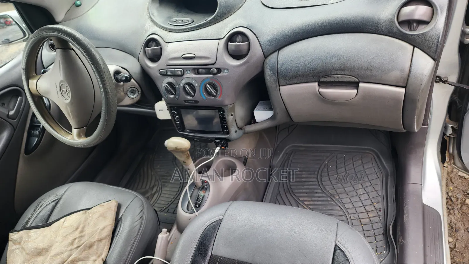Toyota Platz 2001 Silver