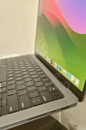 New Laptop Apple MacBook Pro 2021 M1 16GB Apple M1 Pro SSD 512GB