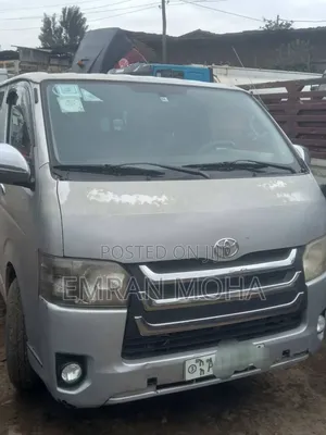 Toyota HiAce 2017 Silver