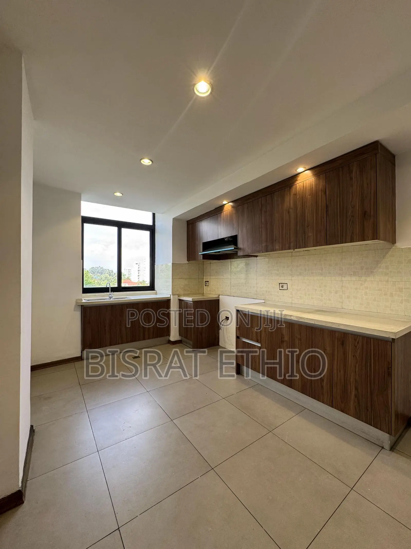 3bdrm Apartment in Sunrise Compound, Bole for sale