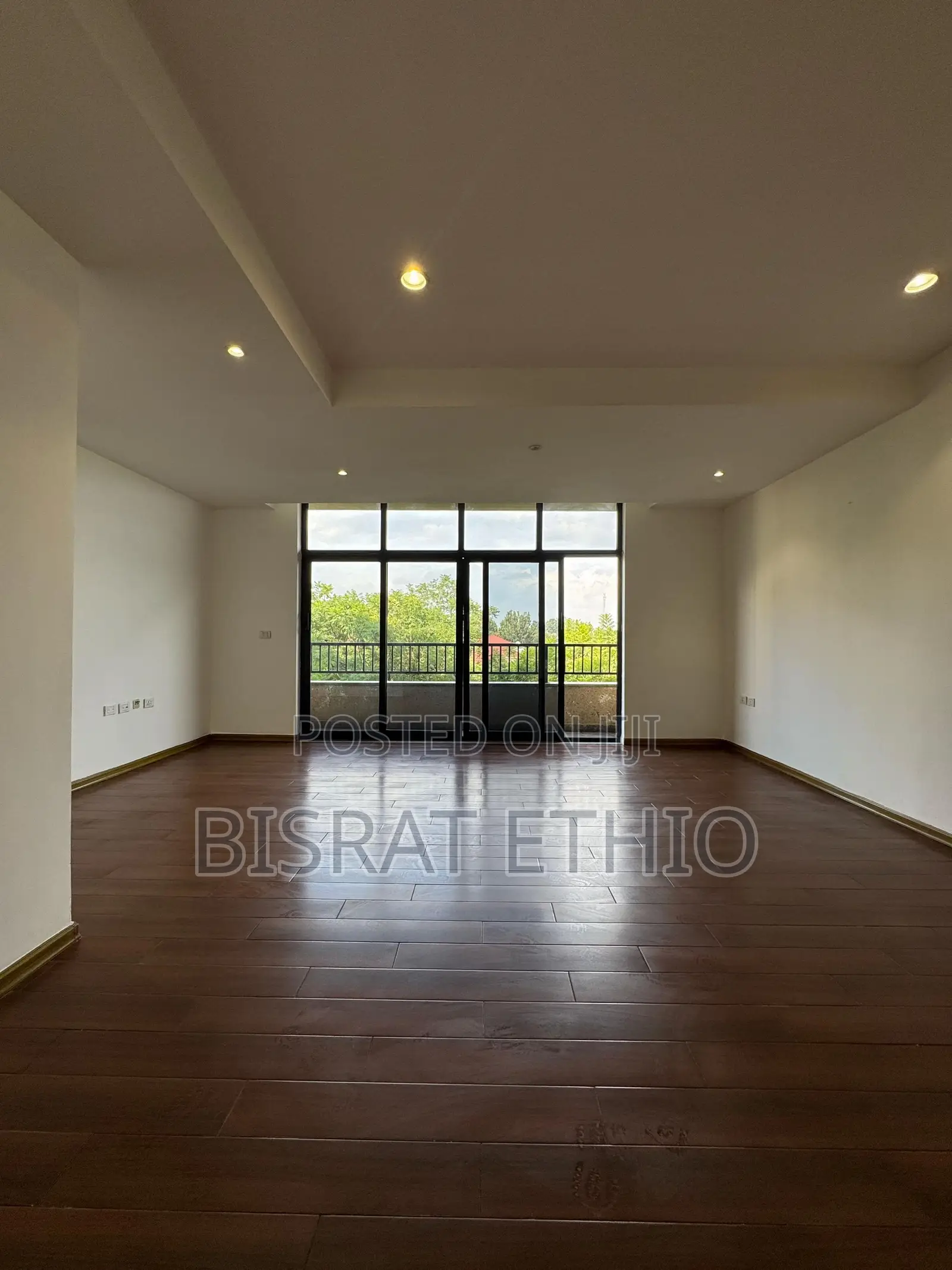 3bdrm Apartment in Sunrise Compound, Bole for sale