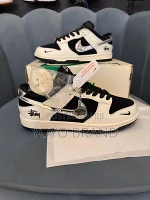 Nike SB Dunk Low X Stussy Black/White