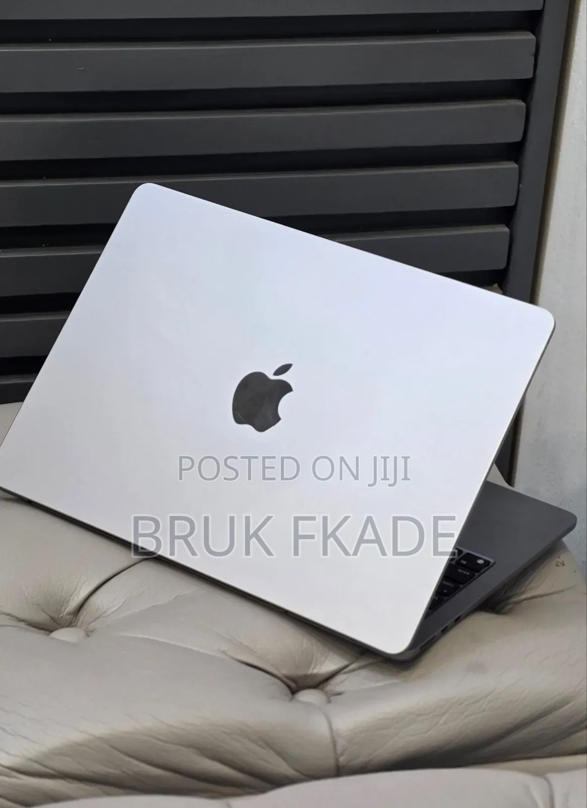 New Laptop Apple MacBook Air 2022 M2 8GB Apple M2 SSD 256GB