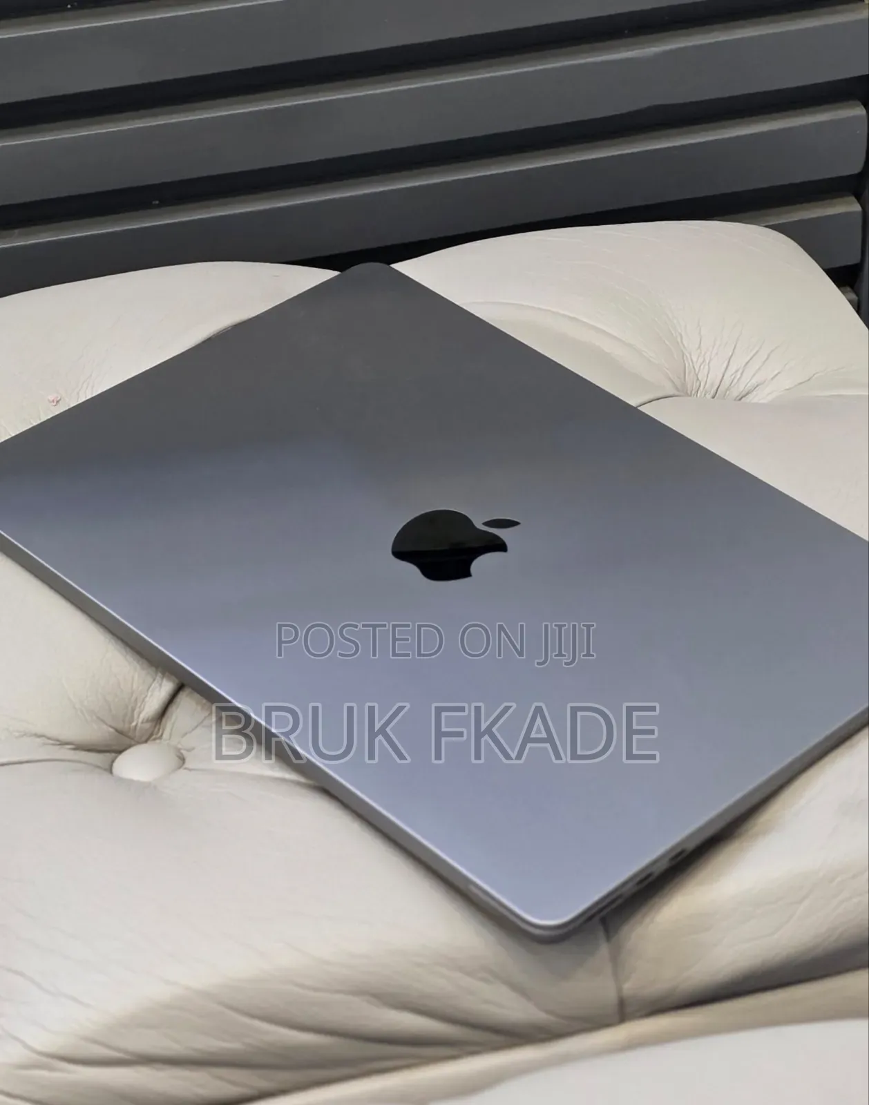 New Laptop Apple MacBook Air 2022 M2 8GB Apple M2 SSD 256GB