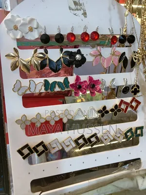 Fashion Earrings – Elegant Trendy Designs