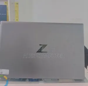 New Laptop HP ZBook Firefly G8 32GB Intel Core i7 SSD 512GB
