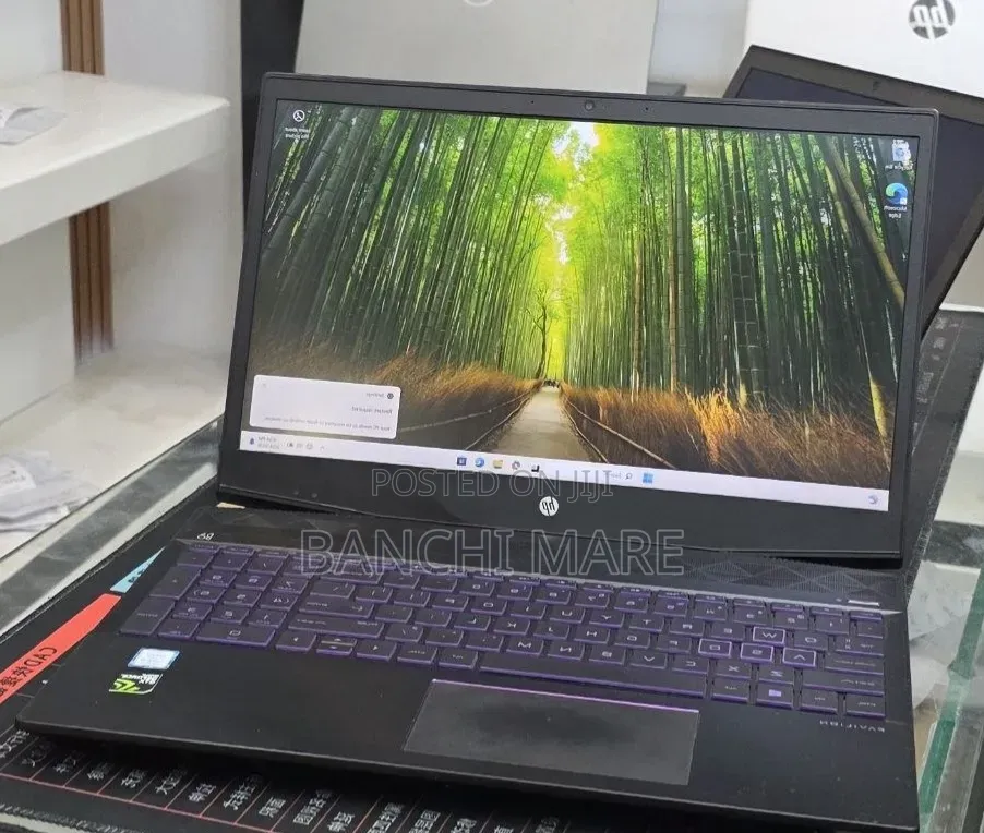 New Laptop HP Pavilion 15 8GB Intel Core i5 SSD 256GB