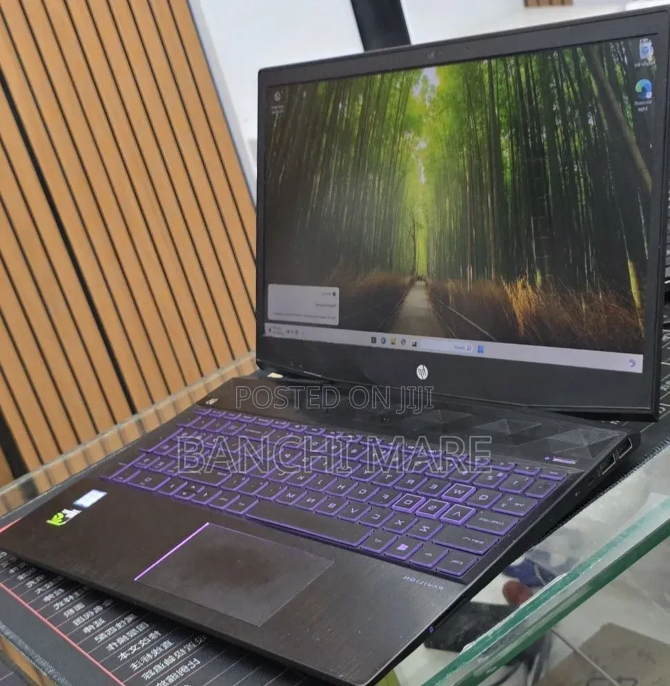 New Laptop HP Pavilion 15 8GB Intel Core i5 SSD 256GB