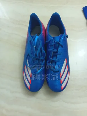 Sport Shoe/ታኬታ
