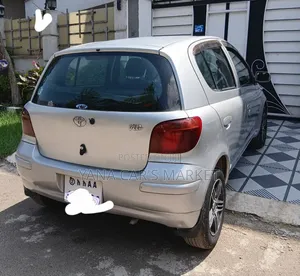 Toyota Vitz 2002 Silver
