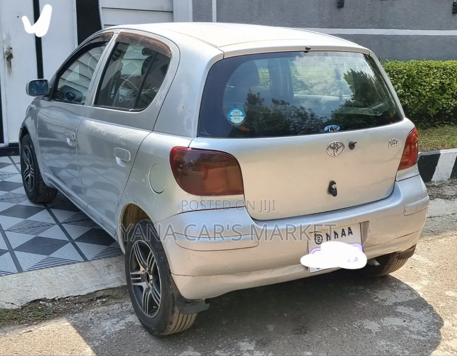 Toyota Vitz 2002 Silver