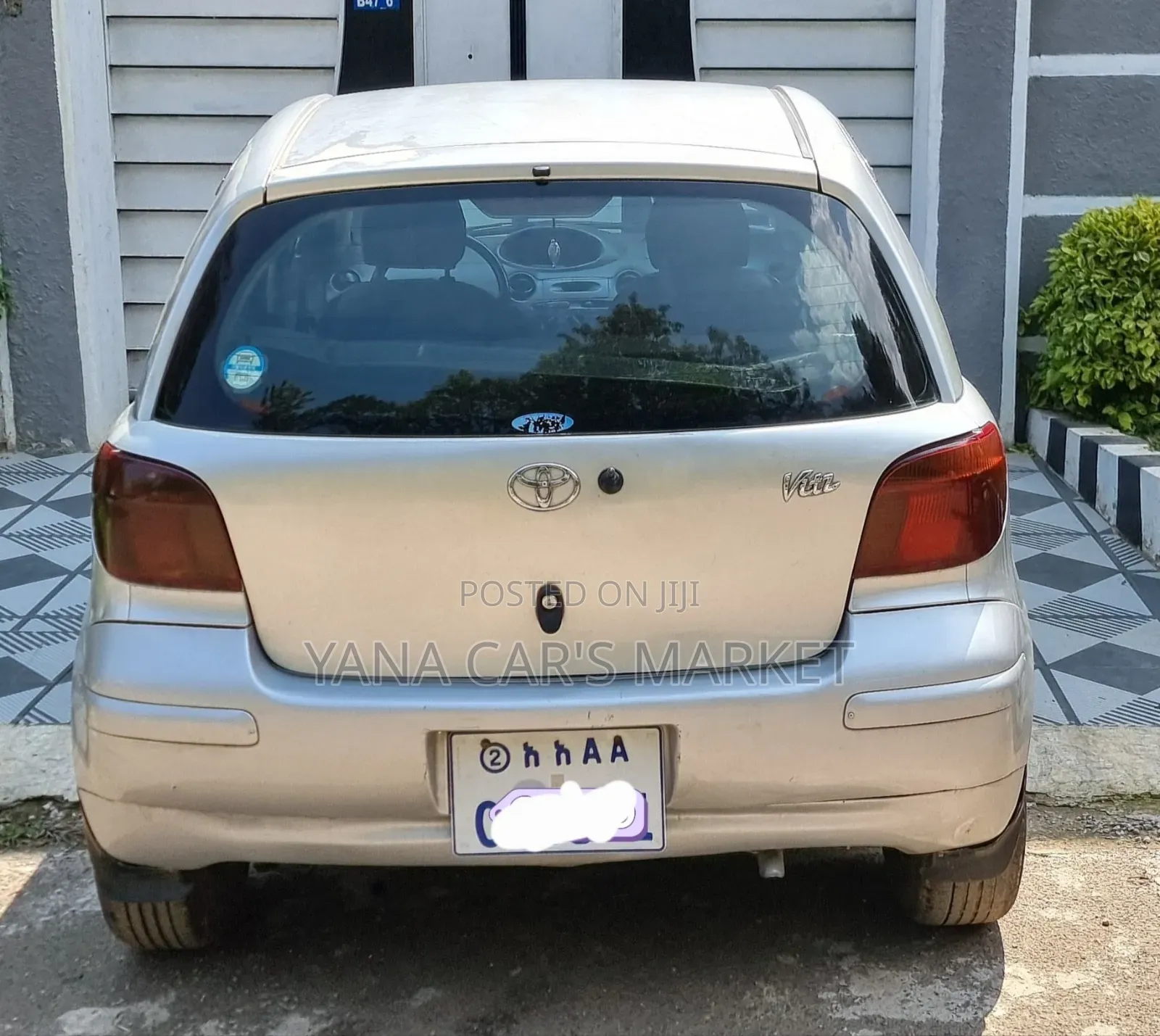 Toyota Vitz 2002 Silver