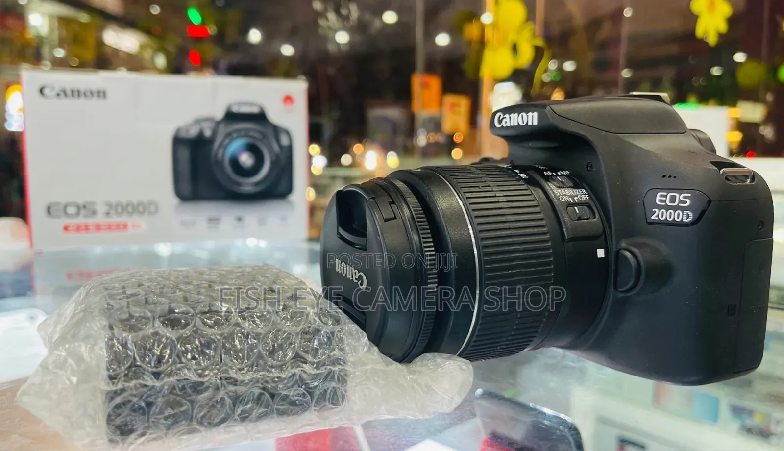 Camera Canon 2000D
