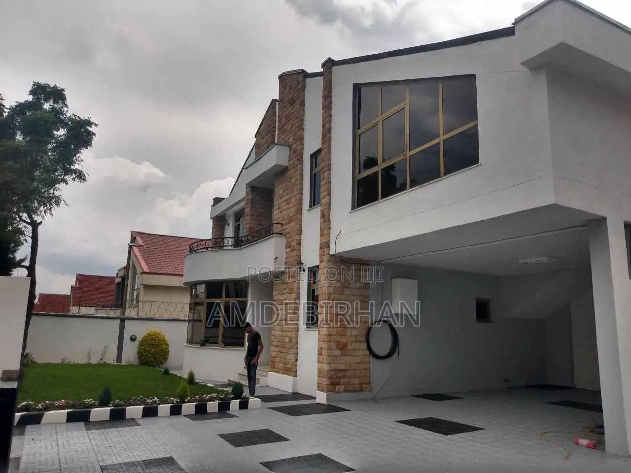4bdrm House in Sunshine, Bole for sale