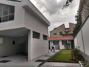 4bdrm House in Sunshine, Bole for sale