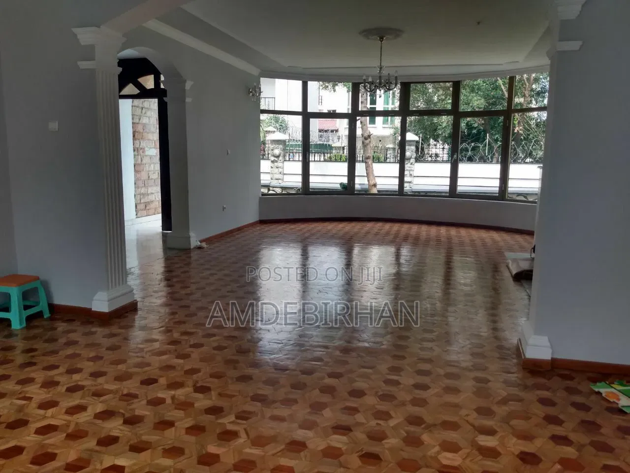 4bdrm House in Sunshine, Bole for sale