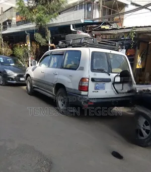 Toyota Land Cruiser 2007 White