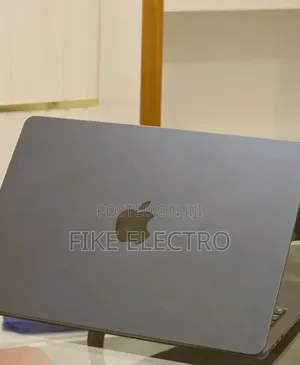 New Laptop Apple MacBook Pro 2020 M1 16GB Apple M1 Pro SSD 512GB