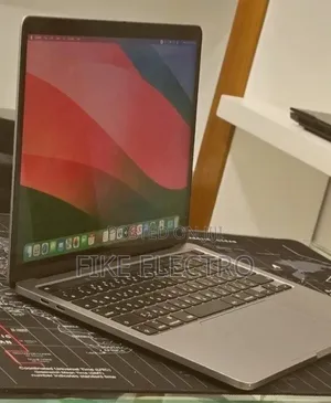 New Laptop Apple MacBook Pro 2020 M1 16GB Apple M1 Pro SSD 512GB