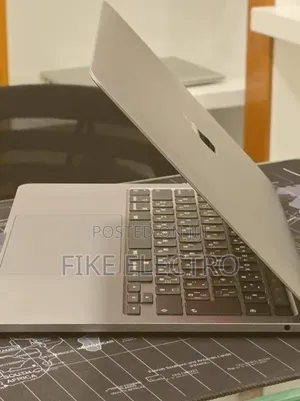 New Laptop Apple MacBook Pro 2020 M1 16GB Apple M1 Pro SSD 512GB