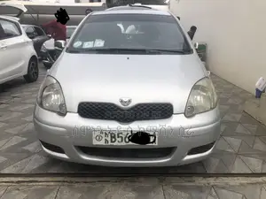 Toyota Vitz 1.0 FWD 5dr 2003 Silver