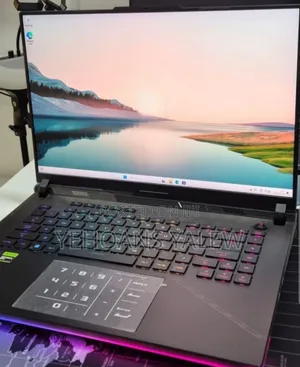 New Laptop Asus ROG Strix G18 32GB Intel Core i9 SSD 2T