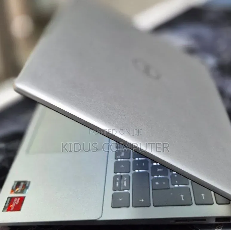New Laptop Dell Inspiron 15 16GB AMD Ryzen 7 SSD 1T