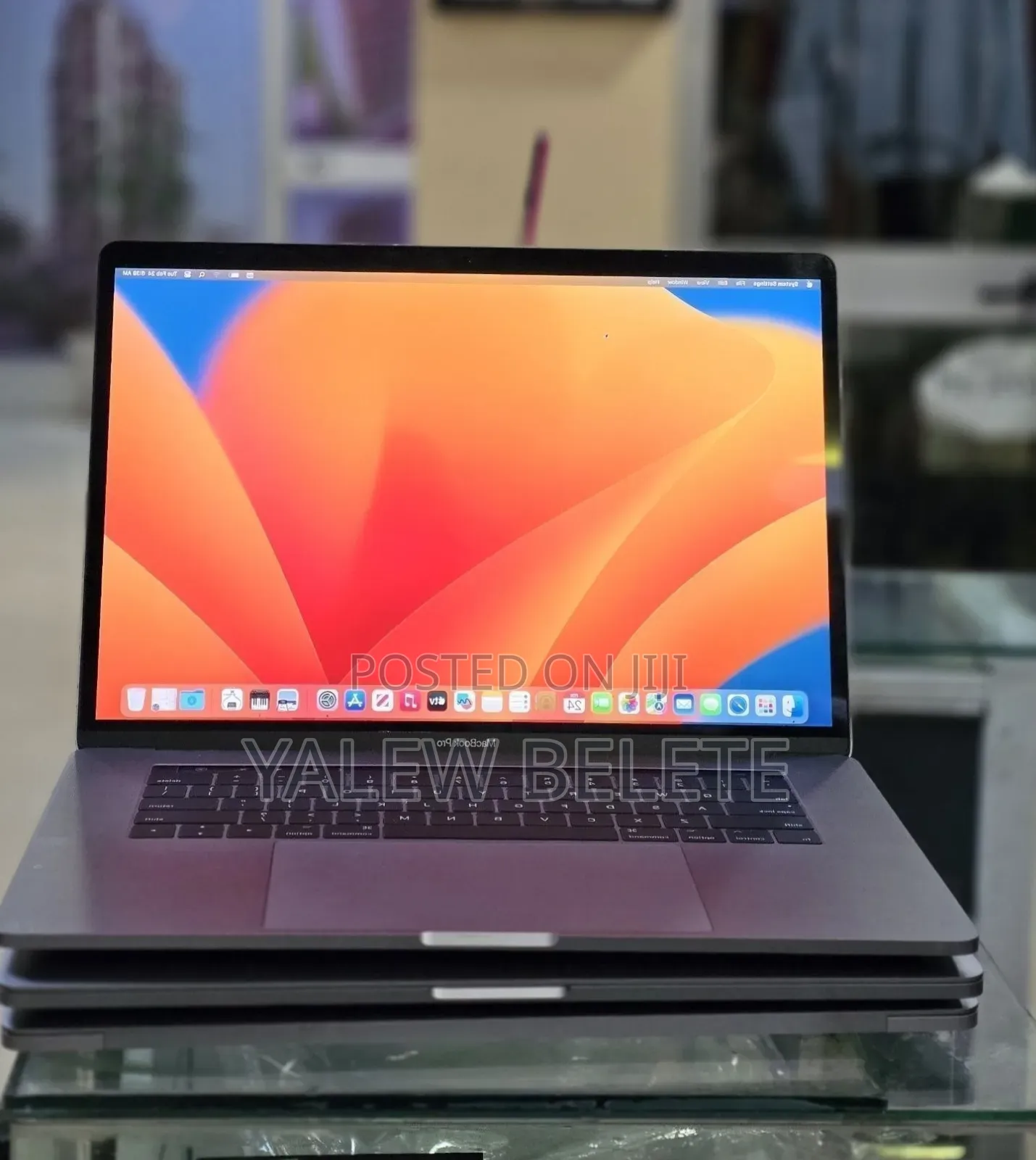 New Laptop Apple MacBook Pro 2017 16GB Intel Core i7 SSD 512GB