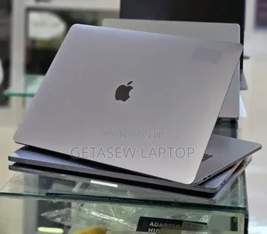 New Laptop Apple MacBook Pro 2017 16GB Intel Core i7 SSD 512GB